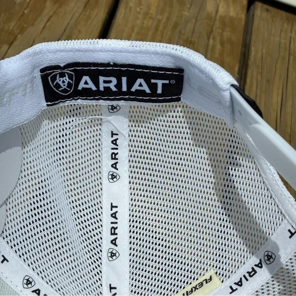 NWT Ariat Blue and White Mesh Cap with Red Trim - Picture 7 of 10